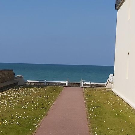 Les Pieds Dans L'Eau - Acces Direct A La Plage Bernières-sur-Mer Esterno foto