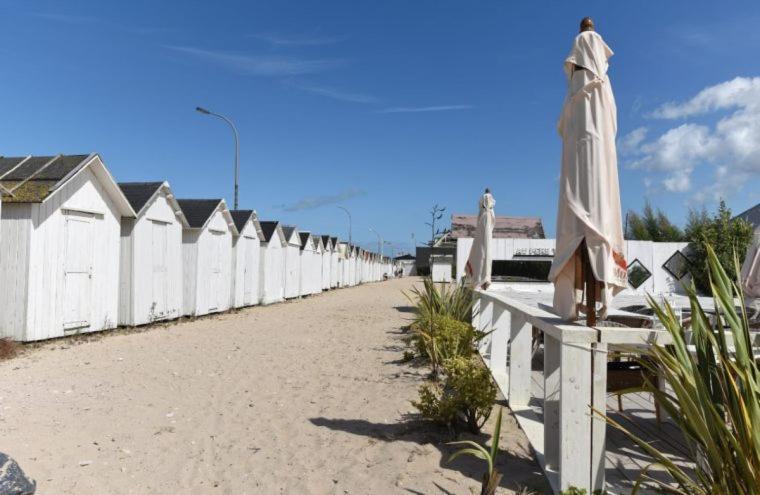 Les Pieds Dans L'Eau - Acces Direct A La Plage Bernières-sur-Mer Esterno foto