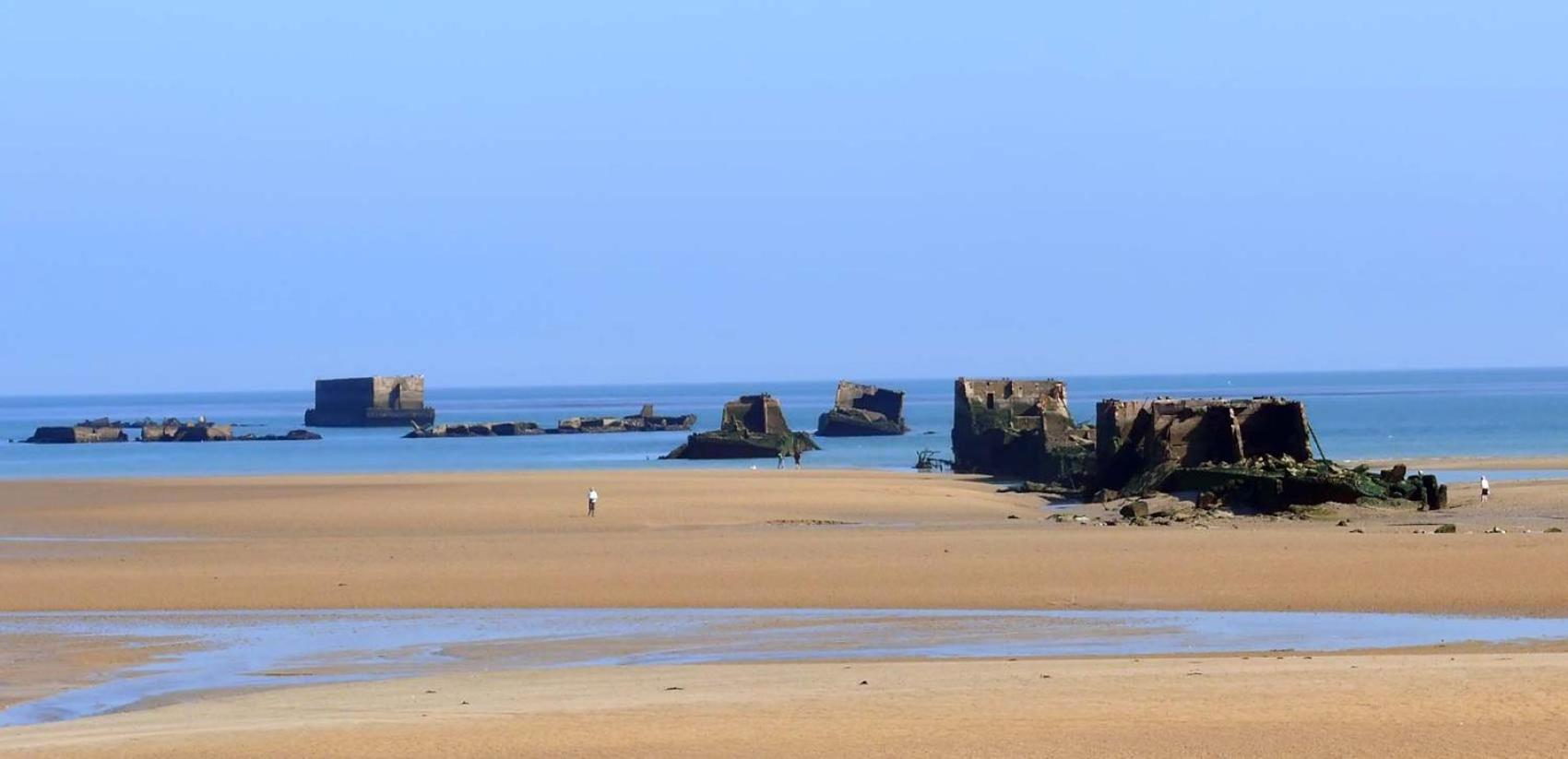Les Pieds Dans L'Eau - Acces Direct A La Plage Bernières-sur-Mer Esterno foto