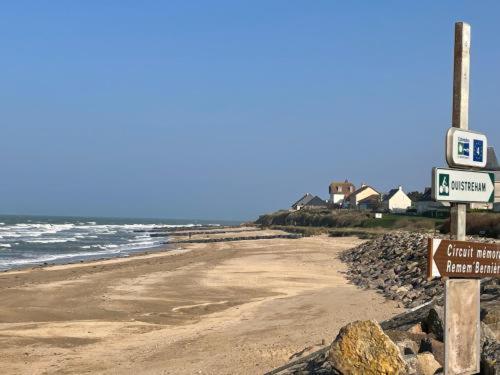 Les Pieds Dans L'Eau - Acces Direct A La Plage Bernières-sur-Mer Esterno foto
